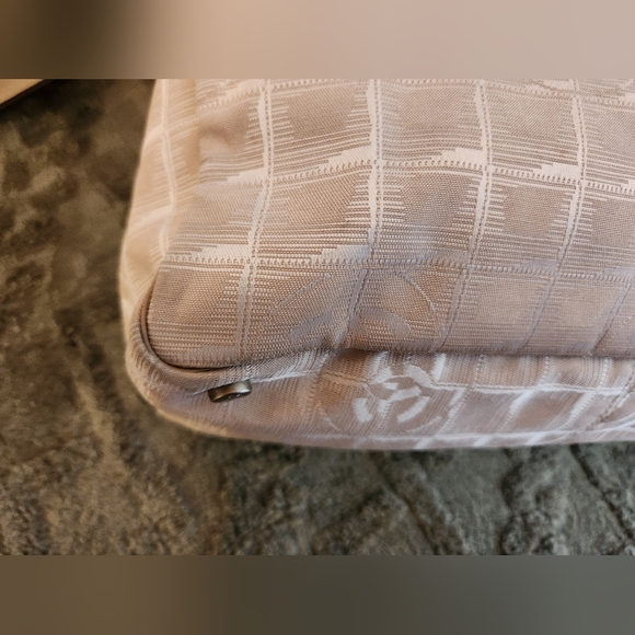 Chanel CC Logo Travel Ligne Tote - Picture 10 of 16